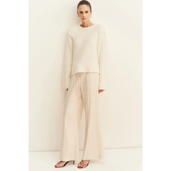 84% Polyester 15% Viscose 1% Elastane