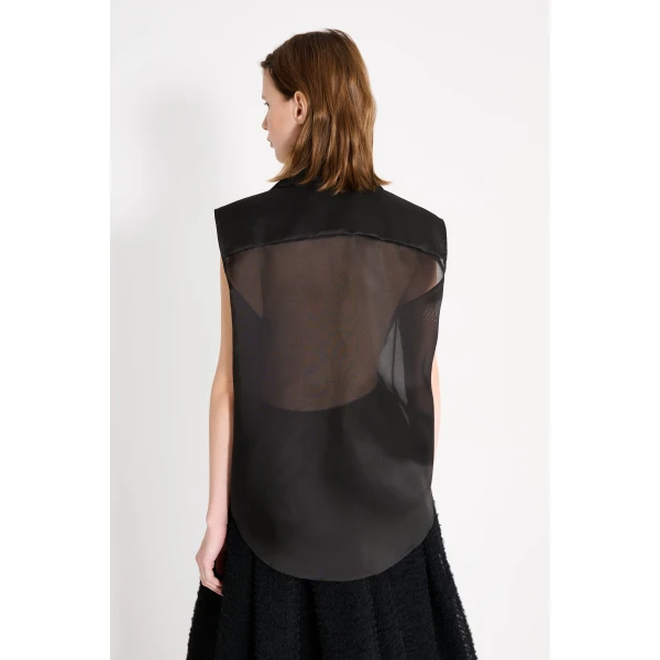 avant-garde fashion