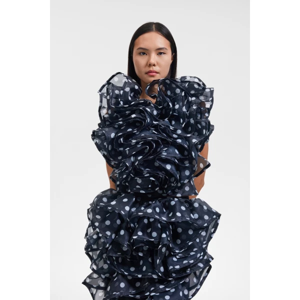 avant-garde fashion