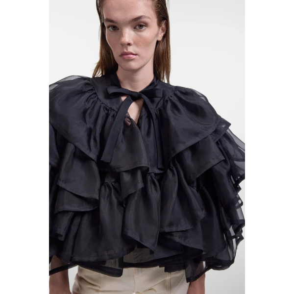 avant-garde fashion