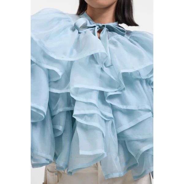 avant-garde fashion