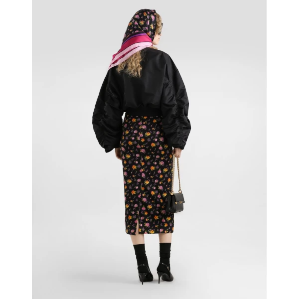 Dolce & Gabbana Small rose bouquets-print straight charmeuse skirt, view 3