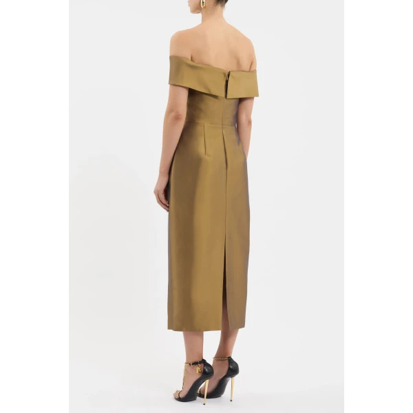 58% polyester and 42% acetate