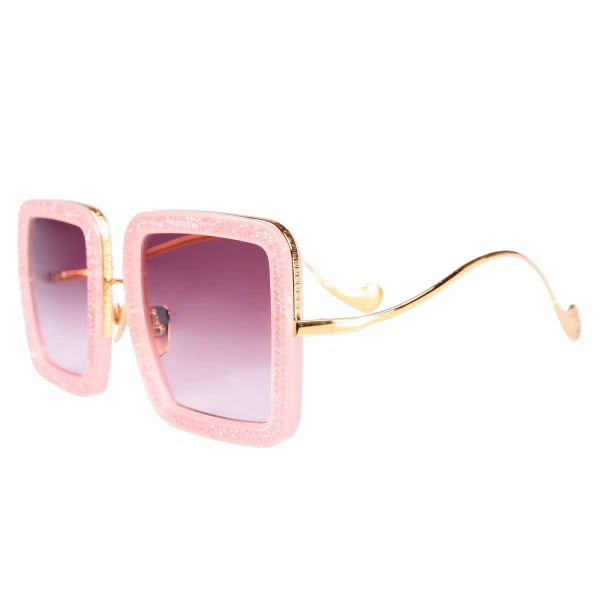Beaming Sky Sunglasses in Pink - Image 2
