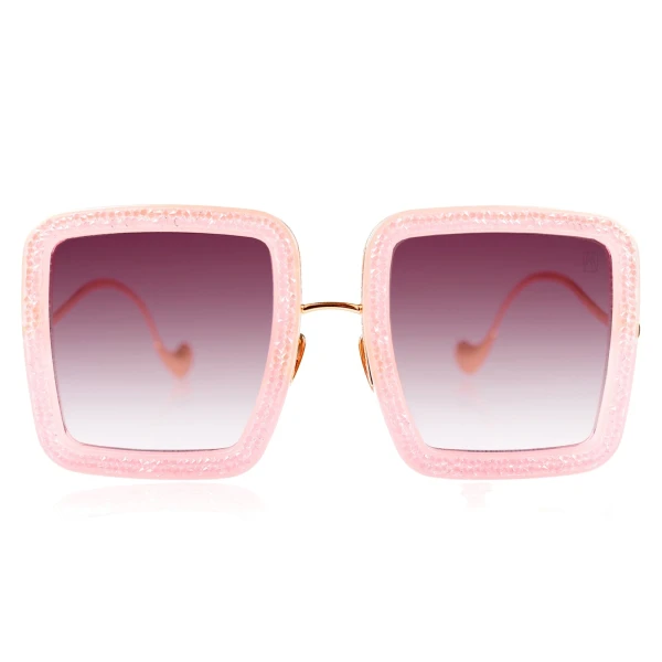 Beaming Sky Sunglasses in Pink