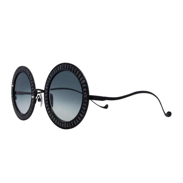 Magic You 2.0 Sunglasses in Black - Image 2