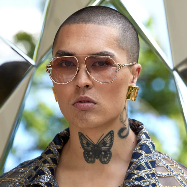 The Claw Pilot Sunglasses in White Gold - Image 3