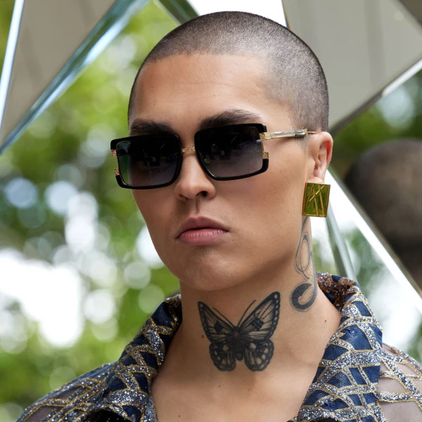 Too Handsome Sun Sunglasses in Amber Tortoise - Image 3