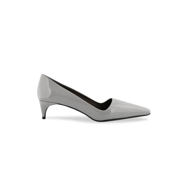 Classic Lacquered Pump in Grey