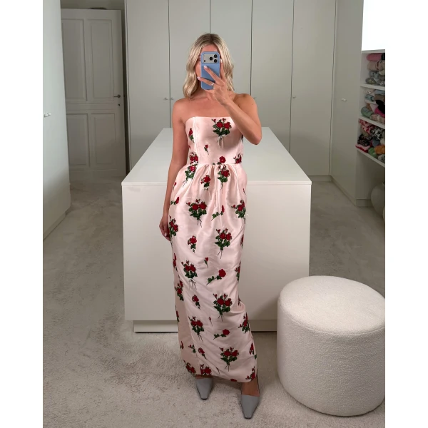 Dress Lena Embroidered in Red Bouquet Embroidery on Pink - Image 3