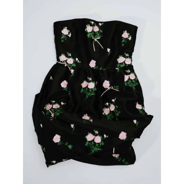 Dress Lena Embroidered in Soft Pink Bouquet Embroidery on Black - Image 5