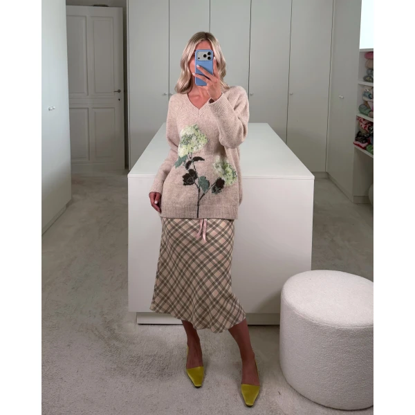 Kane Sweater in Mint Hydrangea Intarsia on Camel - Image 3