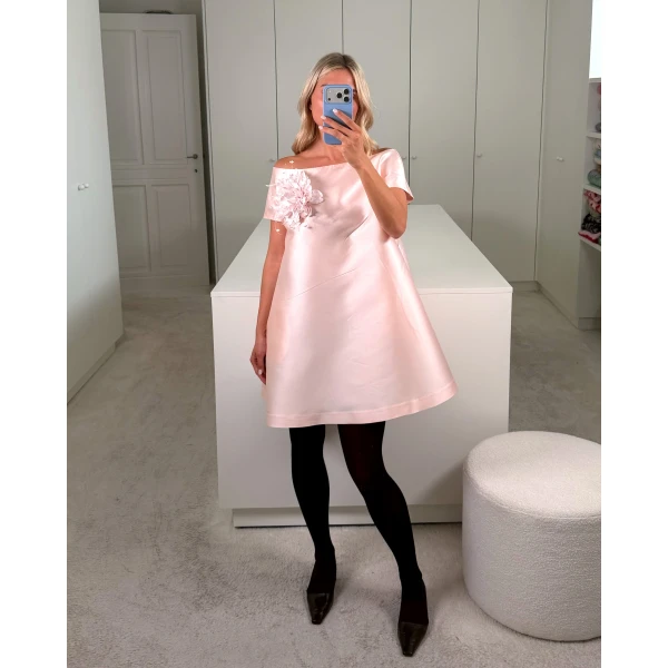 Short Dress Will in Icy Pink - Image 3