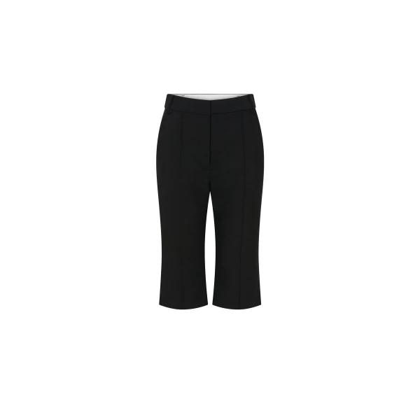 Mackinley Capri Pant in Black