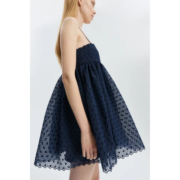 blue dress