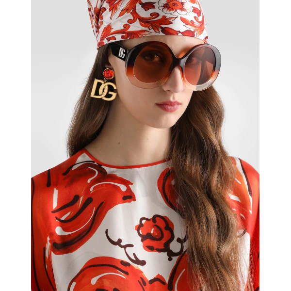 Clip earrings with logo - Image 2