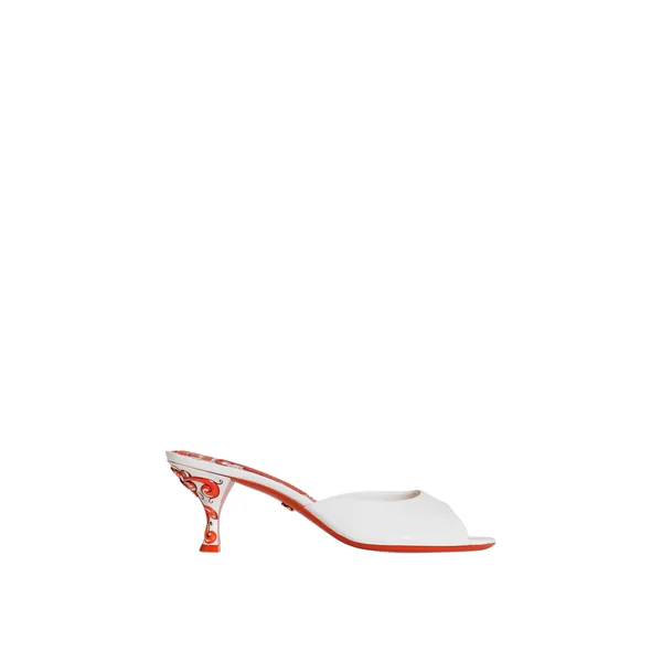 Mules in patent leather