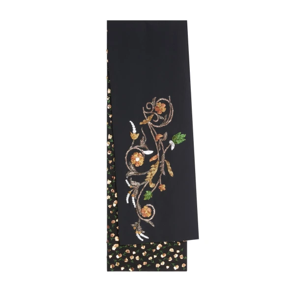Embroidered scarf in Black