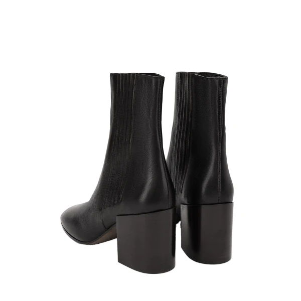 Heeled leather Chelsea boots in Black - Image 4