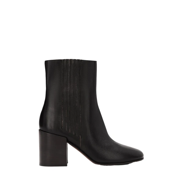 Heeled leather Chelsea boots in Black