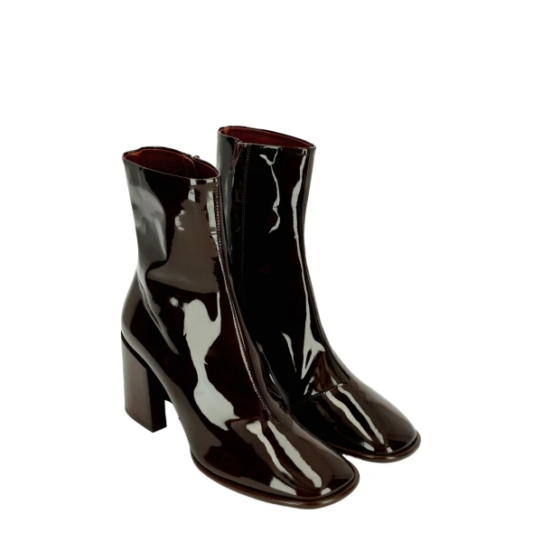 Heeled leather boots in Olive - Image 3