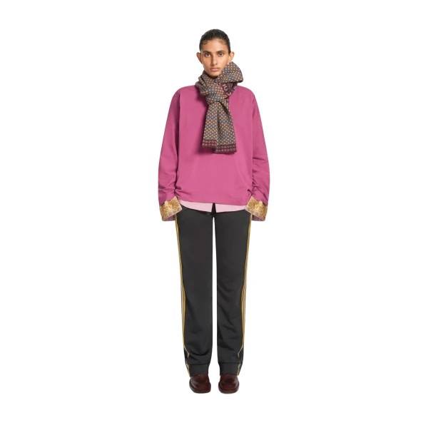 Jacquard cashmere scarf in Wine - Image 2