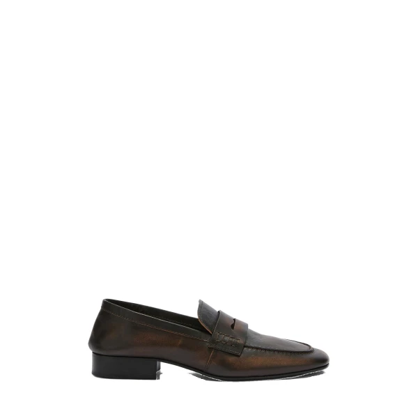 Leather loafers in Tan