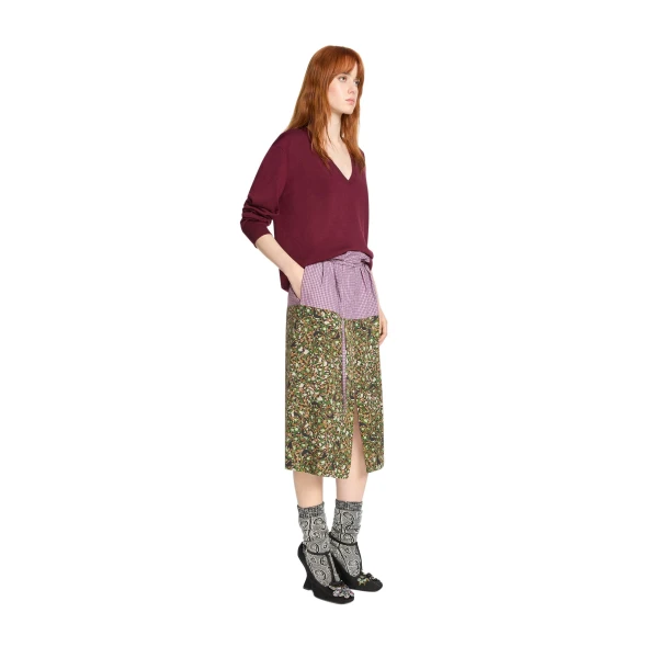 V neck merino sweater in Wine - Image 3