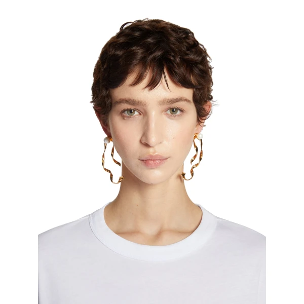 Wave stud earrings in Gold - Image 2
