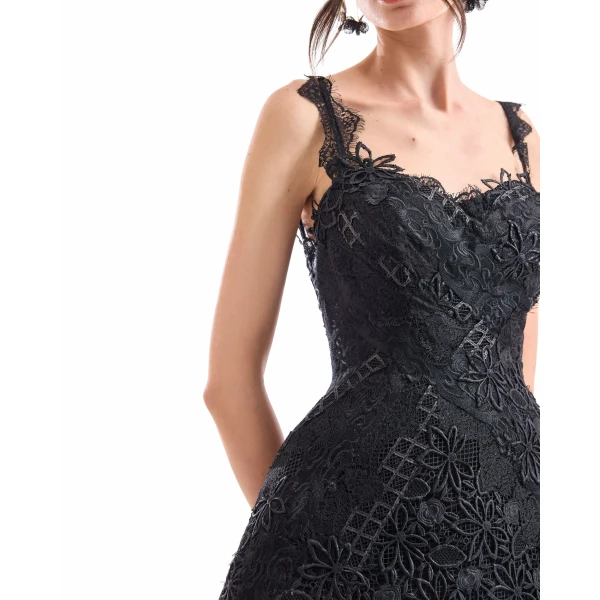designer dresses at Coveti