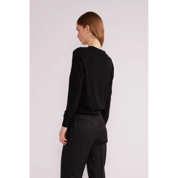 Delilah Jumper in Black Baby Cashmere - Image 4
