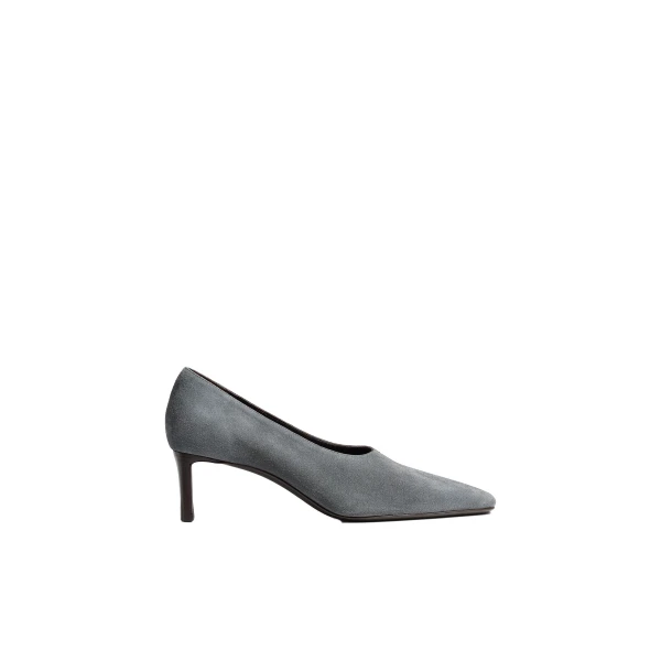Cecilia Pump in Grey Suede