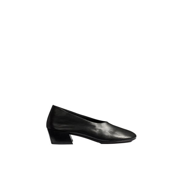Marcy Pump in Black