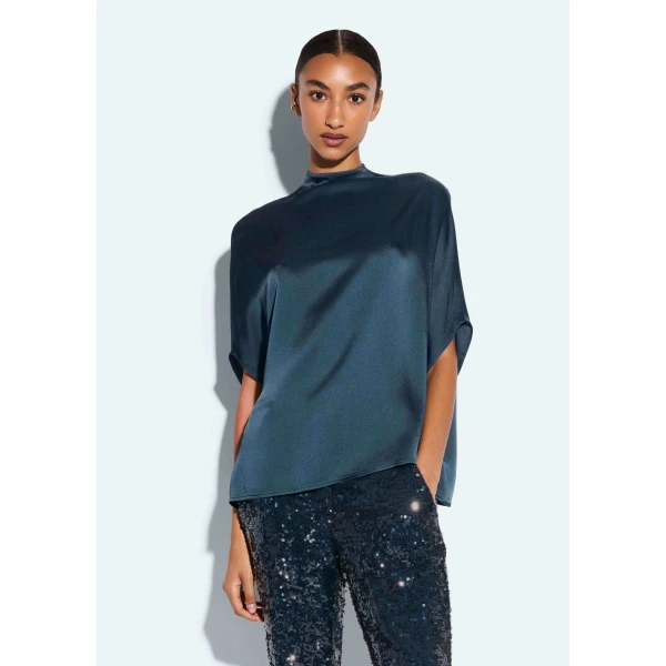 LaPointe tops