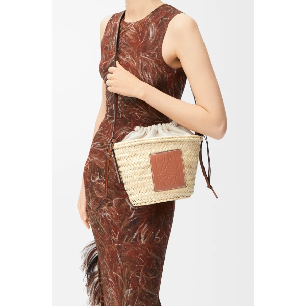 Loewe Drawstring bucket in palm leaf and calfskin, Natural/Tan | Totes & Top-Handle Bags | Coveti
