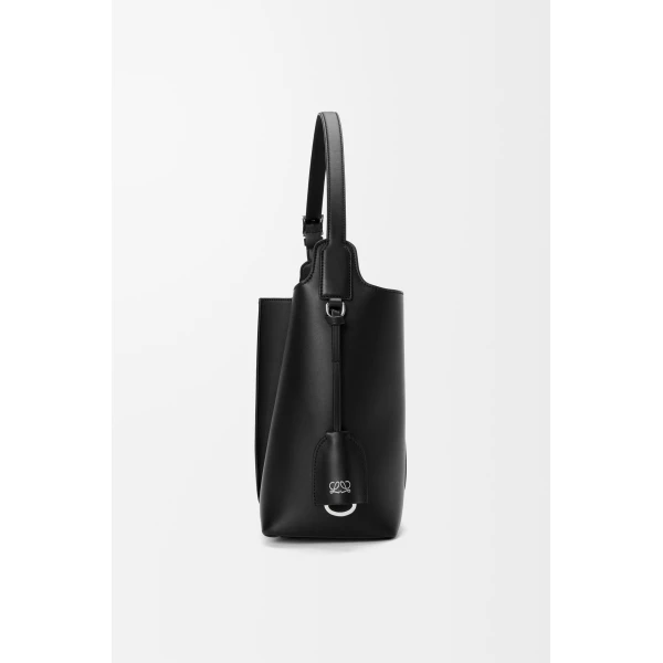 Loewe Medium Bilbao bucket in smooth calfskin, Black | Bucket Bags | Coveti