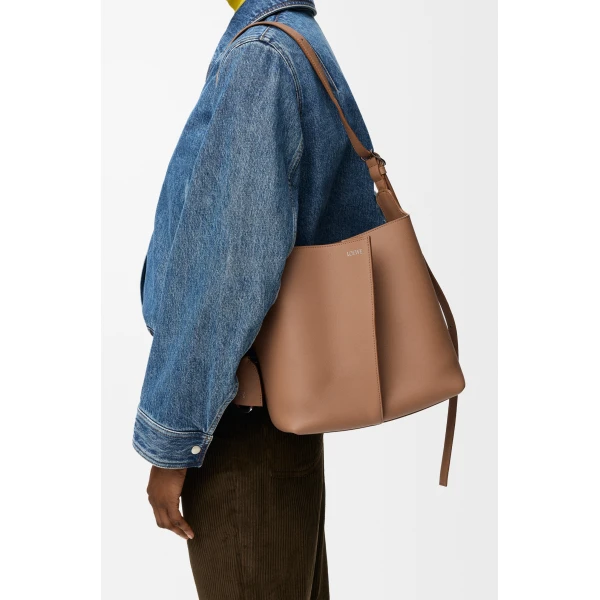 Loewe Medium Bilbao bucket in smooth calfskin, Mocha | Bucket Bags | Coveti
