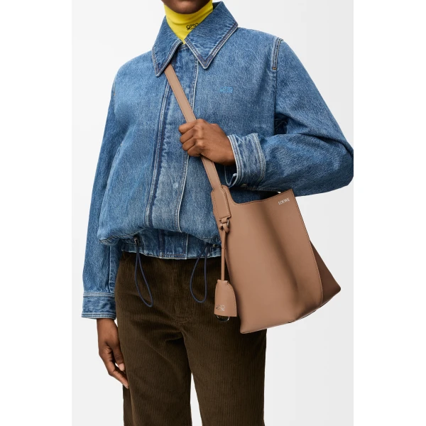 Loewe Medium Bilbao bucket in smooth calfskin, Mocha | Bucket Bags | Coveti
