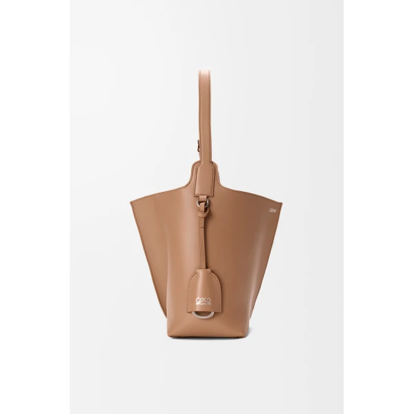 Loewe Medium Bilbao bucket in smooth calfskin, Mocha | Bucket Bags | Coveti