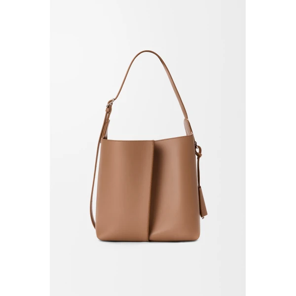 Loewe Medium Bilbao bucket in smooth calfskin, Mocha | Bucket Bags | Coveti