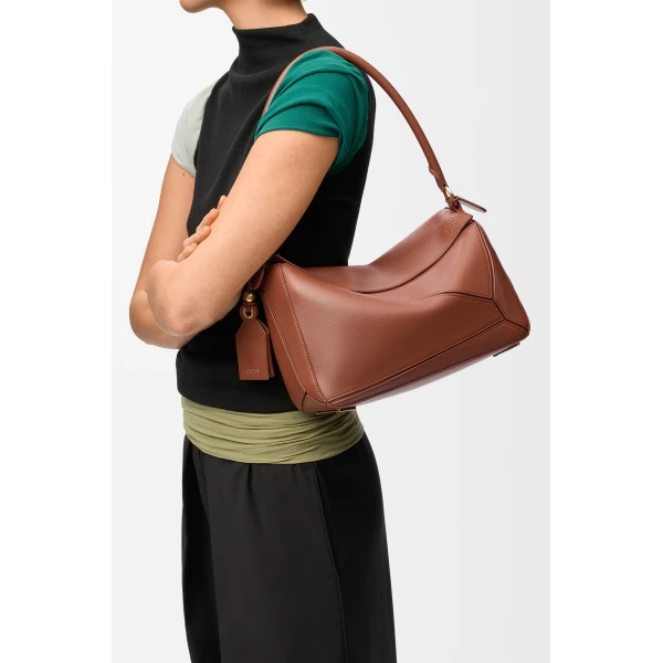 Loewe Medium Featherlight Puzzle bag in nappa lambskin, Pecan | Shoulder & Crossbody Bags | Coveti
