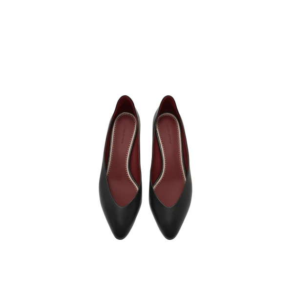 Almond pumps in black leather - Image 3