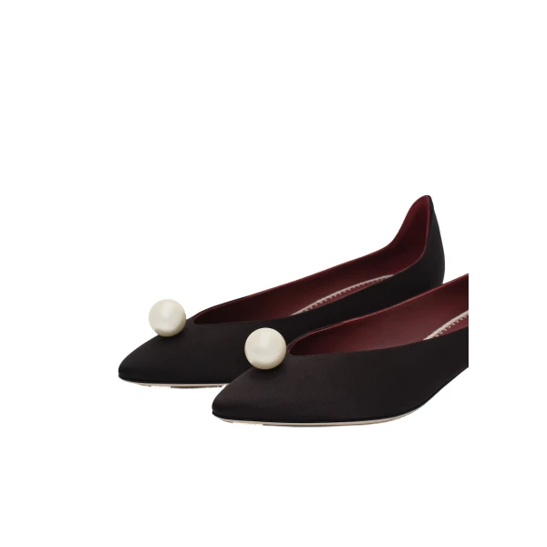 Almond pumps with pearl detail in black satin - Image 4
