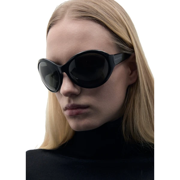 Big round sunglasses in black - Image 4
