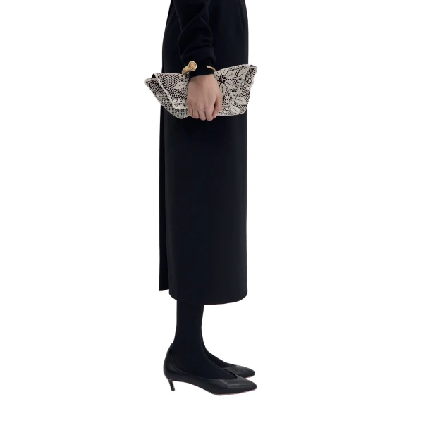 Bracelet crochet bag in black satin with gold handle - Image 5