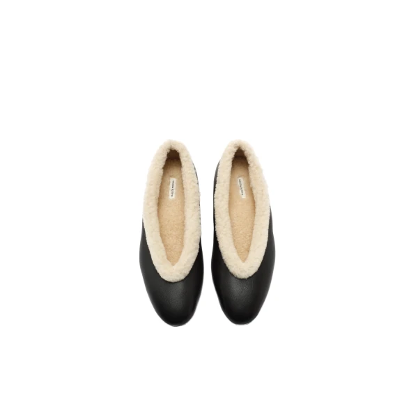 Leather ballerina heels with shearling trim in black - Image 3
