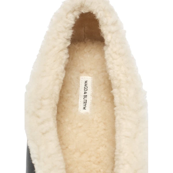 Leather ballerina heels with shearling trim in black - Image 4