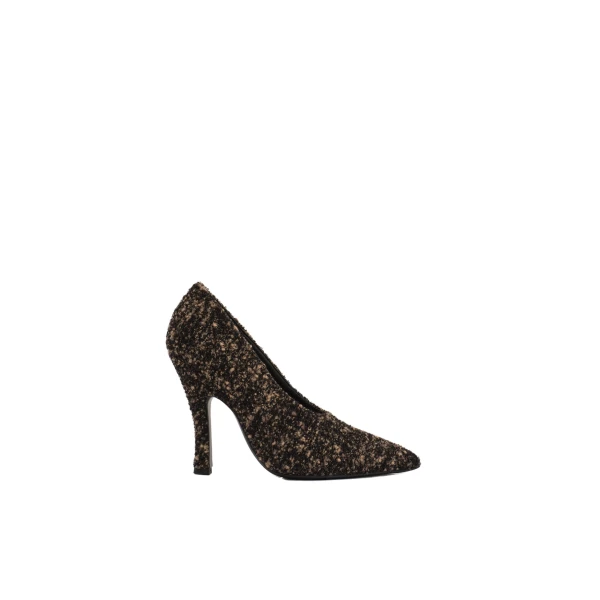 Loom-woven pointed pumps in black