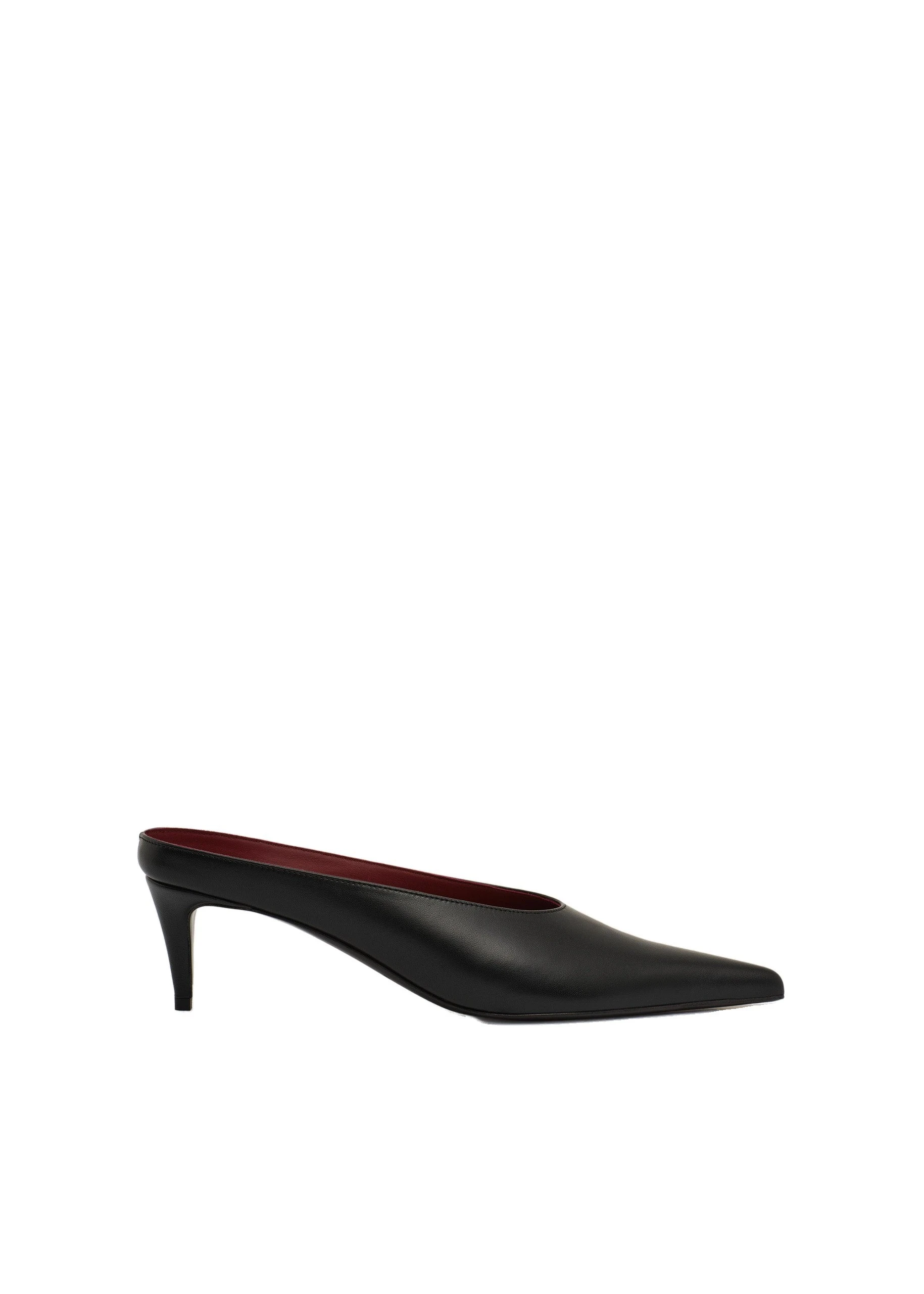 Magda Butrym Pointed-toe kitten heel mules in black leather | Coveti Magda Butrym Pointed-toe kitten heel mules in black leather