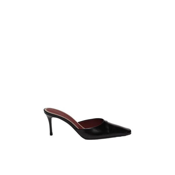 Pointed-toe mules in black leather